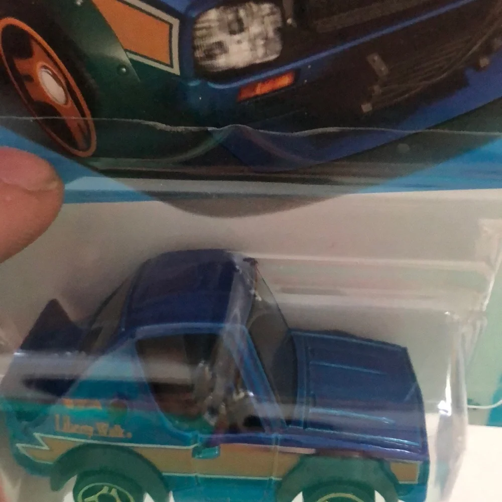 Blue Nissan Skyline 2000GT-R LBWK Toy Car